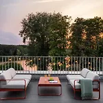 Tech Coliving&coworking Spaces Aparthotel