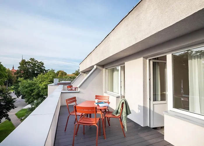 מלון דירות Tech Coliving&coworking Spaces 3*